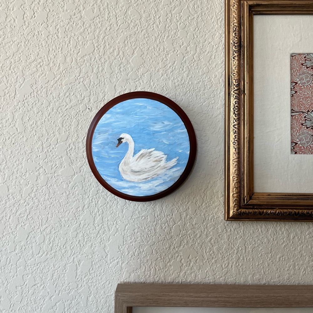 Hand Painted Swan Round Wooden Plaque